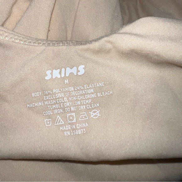 SKIMS Fits Everybody Square Neck Bodysuit -Sand color Size Medium - Picture 5 of 7